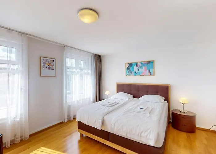 شقة 3br Flat Near Bellevue! - Sf6 *